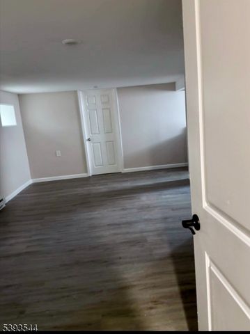 60 Cambridge St, East Orange City, NJ 07018