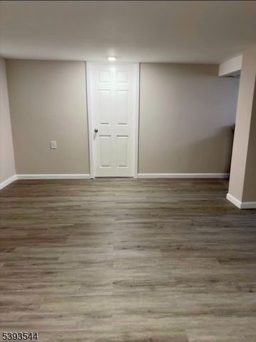 60 Cambridge St, East Orange City, NJ 07018