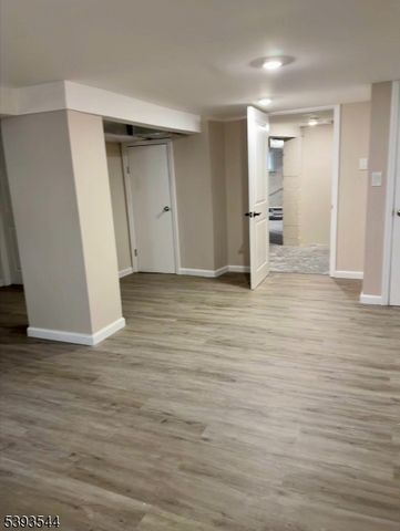 60 Cambridge St, East Orange City, NJ 07018