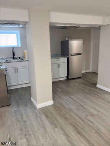 60 Cambridge St, East Orange City, NJ 07018