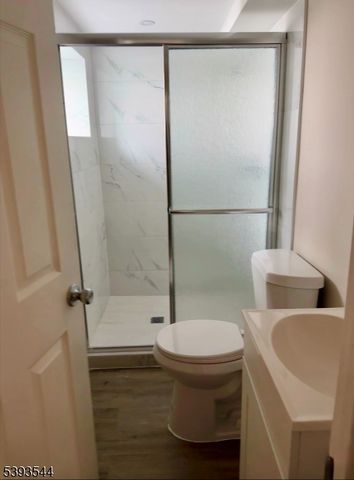 60 Cambridge St, East Orange City, NJ 07018