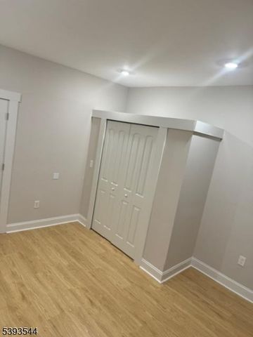 60 Cambridge St, East Orange City, NJ 07018