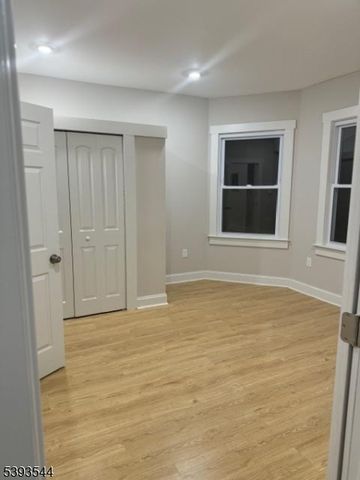 60 Cambridge St, East Orange City, NJ 07018
