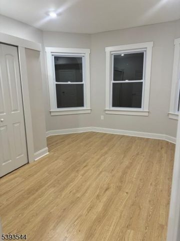 60 Cambridge St, East Orange City, NJ 07018