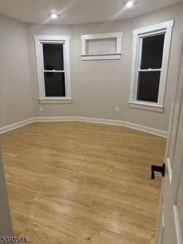 60 Cambridge St, East Orange City, NJ 07018