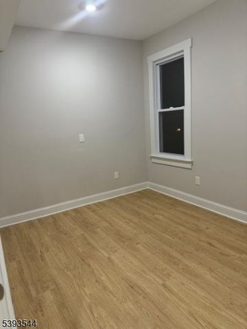 60 Cambridge St, East Orange City, NJ 07018