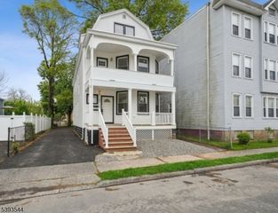 60 Cambridge St, East Orange City, NJ 07018