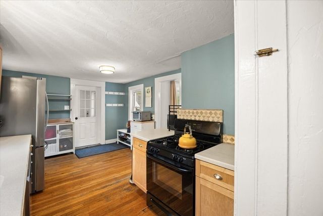 24 School Street, Walpole, MA 02081