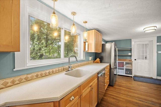 24 School Street, Walpole, MA 02081