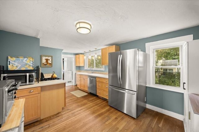 24 School Street, Walpole, MA 02081