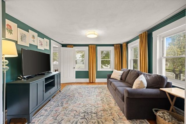 24 School Street, Walpole, MA 02081