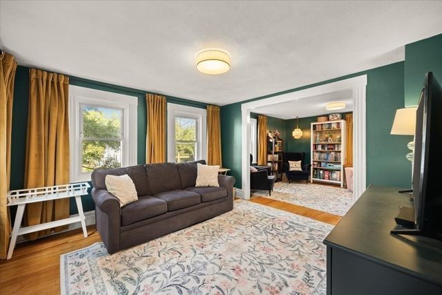 24 School Street, Walpole, MA 02081