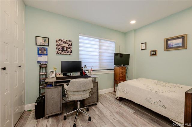 174 Southgate Crescent, Massapequa Park, NY 11762