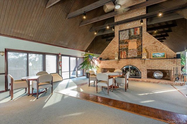 174 Southgate Crescent, Massapequa Park, NY 11762