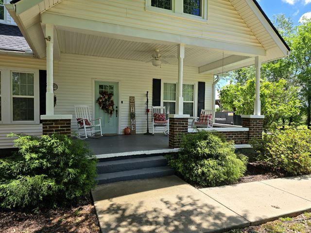 942 Mike Muncey Rd, Mcminnville, TN 37110