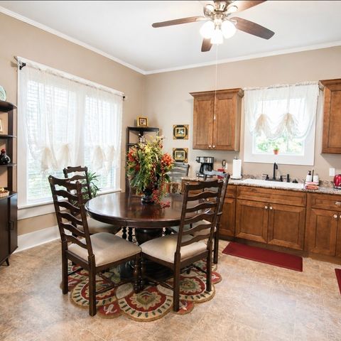 942 Mike Muncey Rd, Mcminnville, TN 37110