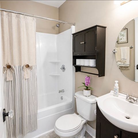 942 Mike Muncey Rd, Mcminnville, TN 37110