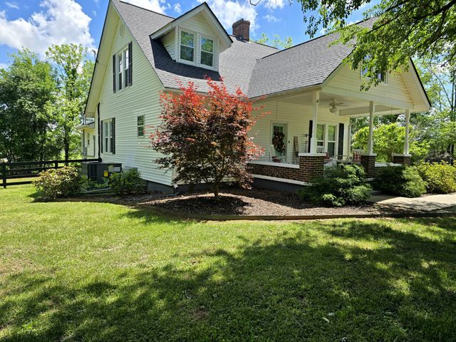 942 Mike Muncey Rd, Mcminnville, TN 37110