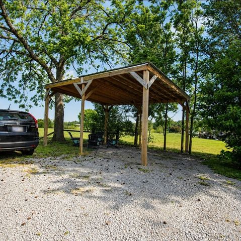 942 Mike Muncey Rd, Mcminnville, TN 37110
