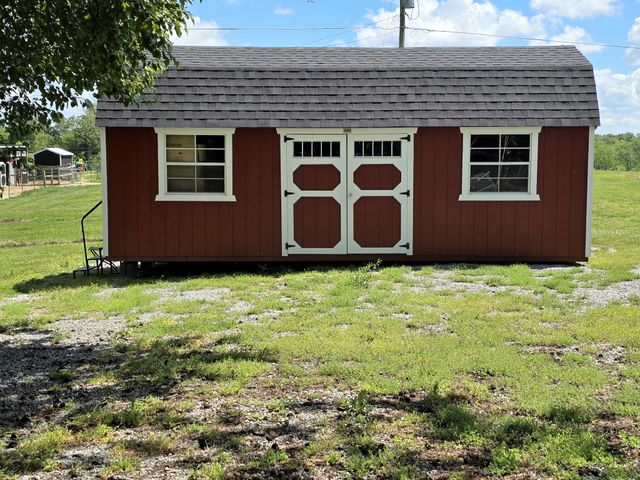 942 Mike Muncey Rd, Mcminnville, TN 37110