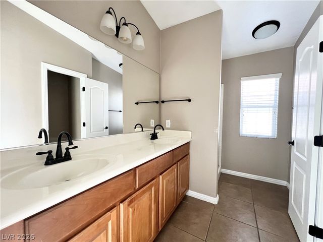 10021 Government Point Way 102, Las Vegas, NV 89183