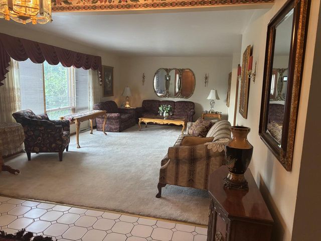 13780 W Park AVENUE, New Berlin, WI 53151