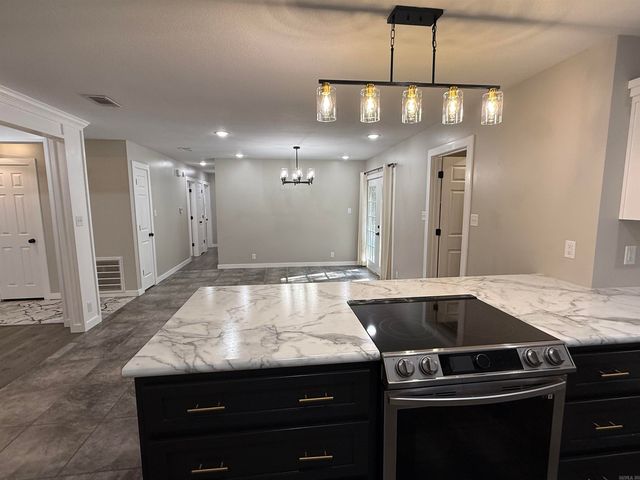 2016 Broadmoor Road, Jonesboro, AR 72401