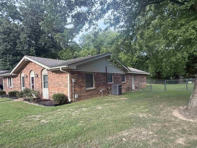 2016 Broadmoor Road, Jonesboro, AR 72401