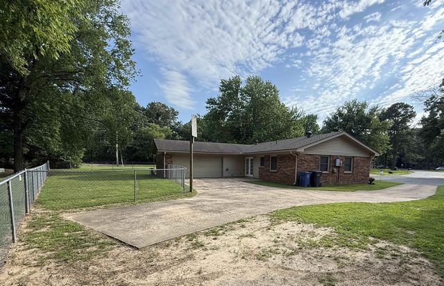 2016 Broadmoor Road, Jonesboro, AR 72401