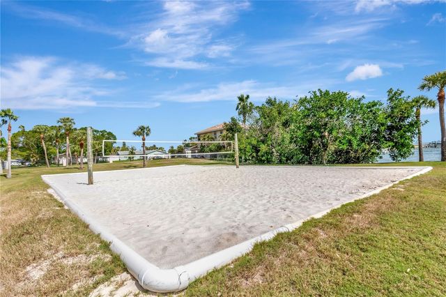 3783 POMPANO D, St Petersburg, FL 33705