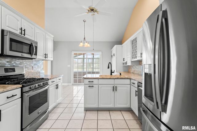 6600 Carlisle Bend Street, Springfield, IL 62711