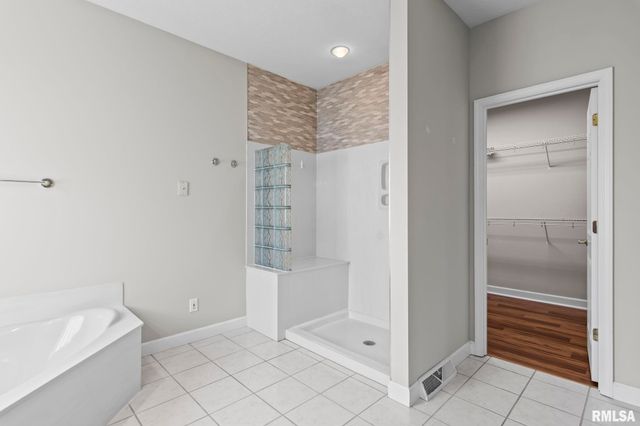 6600 Carlisle Bend Street, Springfield, IL 62711