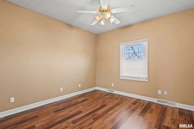 6600 Carlisle Bend Street, Springfield, IL 62711