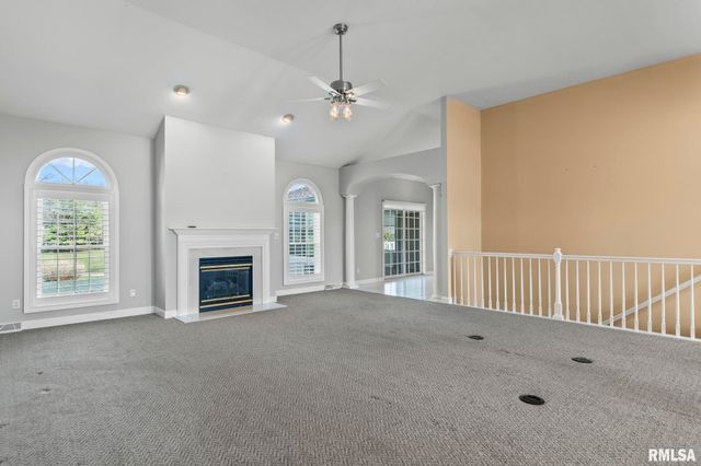 6600 Carlisle Bend Street, Springfield, IL 62711