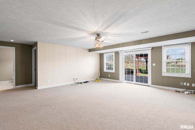 6600 Carlisle Bend Street, Springfield, IL 62711