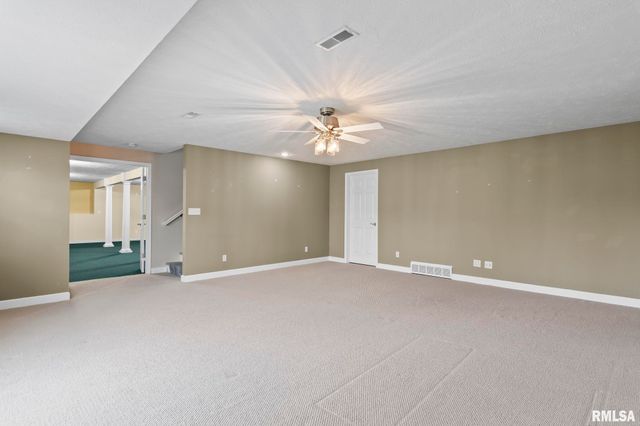 6600 Carlisle Bend Street, Springfield, IL 62711