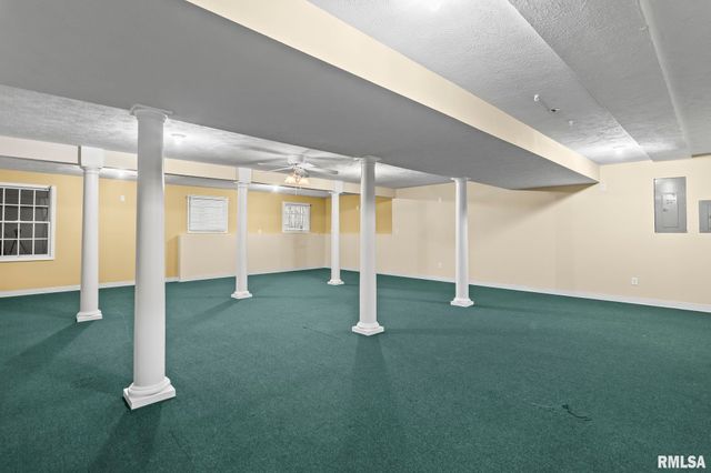 6600 Carlisle Bend Street, Springfield, IL 62711