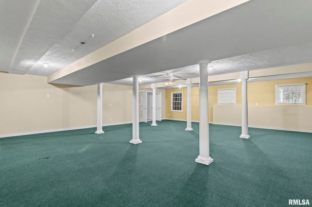 6600 Carlisle Bend Street, Springfield, IL 62711