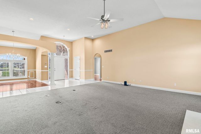 6600 Carlisle Bend Street, Springfield, IL 62711