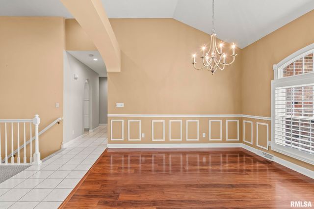 6600 Carlisle Bend Street, Springfield, IL 62711