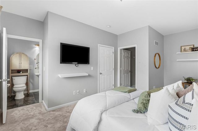 1310 Mackay Place, St Louis, MO 63104