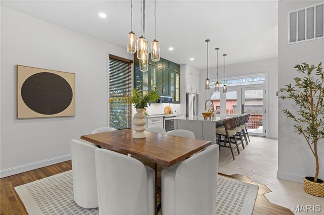 1310 Mackay Place, St Louis, MO 63104