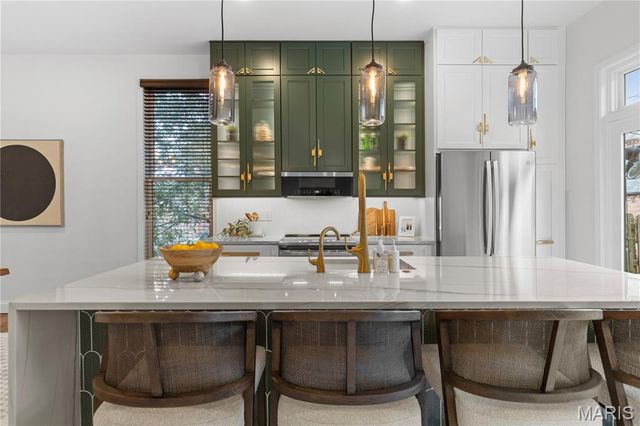 1310 Mackay Place, St Louis, MO 63104