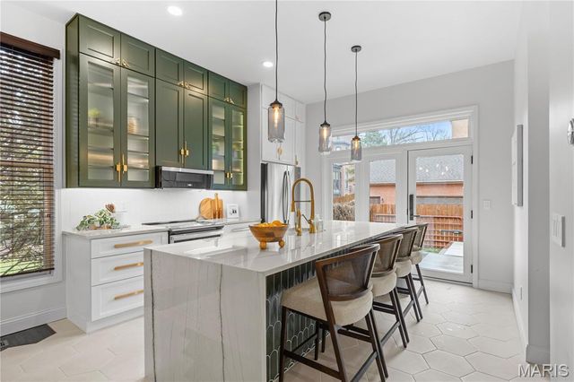 1310 Mackay Place, St Louis, MO 63104