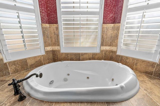 19 RAMBLE WAY, Palm Coast, FL 32164