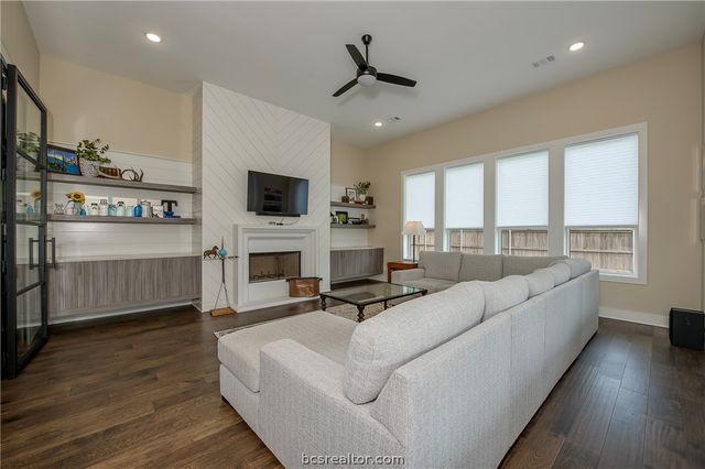 2030 Pebble Bend Drive, College Station, TX 77845