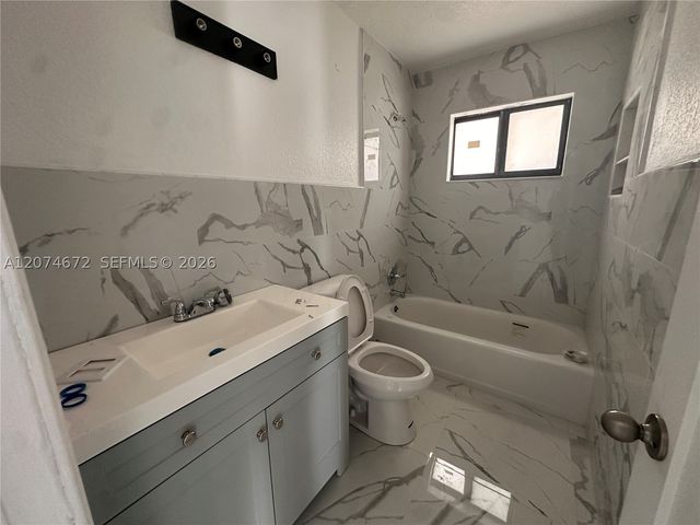 631 NW 37th Ave, Lauderhill, FL 33311