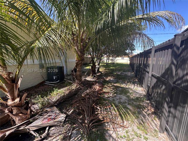 631 NW 37th Ave, Lauderhill, FL 33311