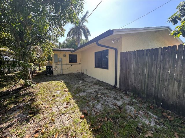 631 NW 37th Ave, Lauderhill, FL 33311