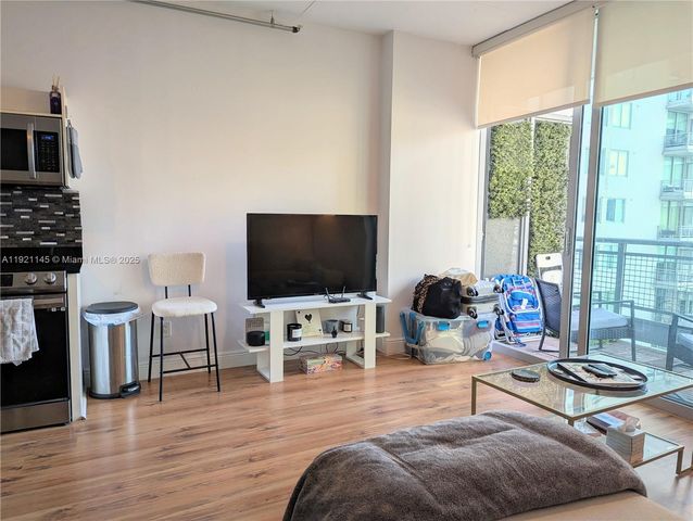 690 SW 1st Ct 1423, Miami, FL 33130